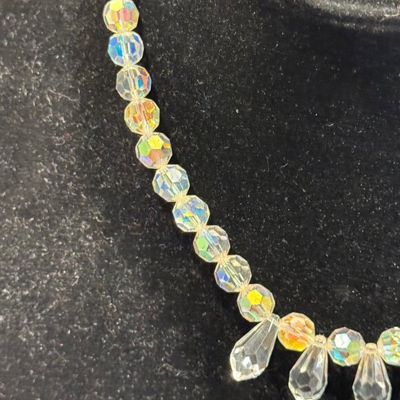Vintage Aurora Borealis Beautifully Faceted Graduated Crystal Bead Necklace - Picture 5 of 10